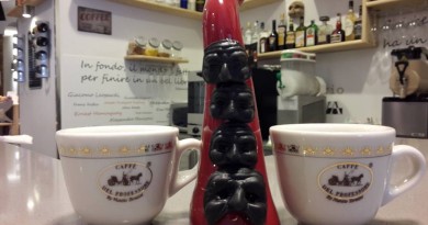 foto corno con Pulcinella