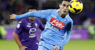 Napoli's Jose Maria Callejon looks at the ball as he runs during their Italian Serie A soccer match against Fiorentina at the Artemio Franchi stadium in Florence October 30, 2013. REUTERS/Giampiero Sposito (ITALY - Tags: SPORT SOCCER) 
Picture Supplied by Action Images