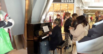 pianoforte in stazione centrale.3-2