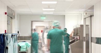 Busy doctors preparing surgery