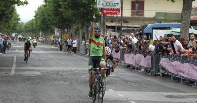 ciclismo, arrivo Torre del Greco