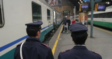 treno_polizia_inf