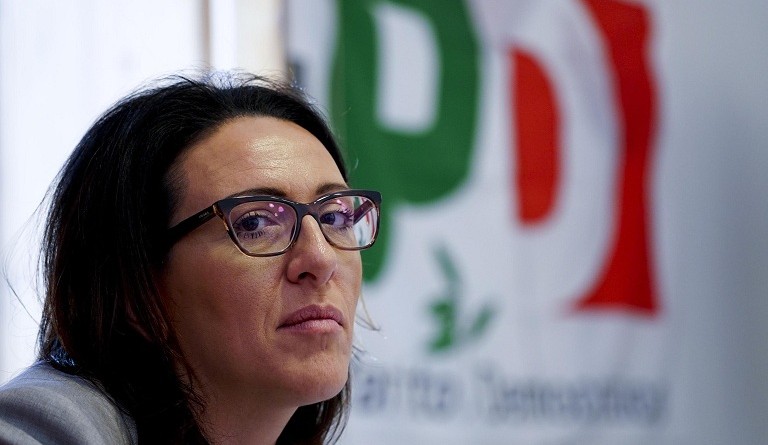 Valeria Valente, candidata alle primarie del centrosinistra a Napoli, nel suo comitato elettorale, 5 marzo 2016.
ANSA / CIRO FUSCO