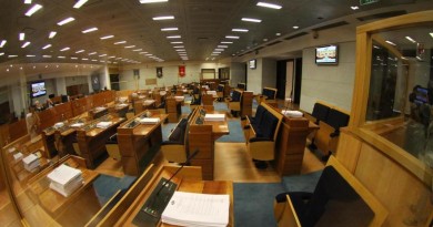 WCENTER 0XMJCGSCPE                L'aula del Consiglio regionale della Campania dove si sta tenendo la discussione sui fondi spesa, Napoli, 26 settembre 2012. ANSA/CESARE ABBATE/