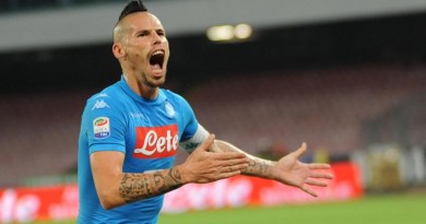 Napoli's Marek Hamsik jubilates after scoring the goal during the Italian Serie A soccer match SSC Napoli vs AC Chievo Verona at San Paolo stadium in Naples, Italy, 24 September 2016.
ANSA/CESARE ABBATE