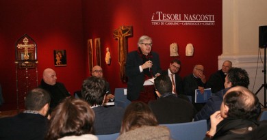 Presentazione catalogo Mostra i Tesori Nascosti_da sx G.Filippini, A,Cesaro, V. Sgarbi, G. Migliore, N.Spinosa, V.De Gregorio_foto GianniRiccio