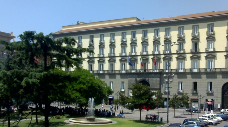 Piazza Municipio Napoli