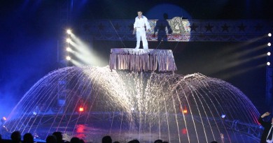 Il grande finale acquatico del Circo Americano (Foto Enzinger)