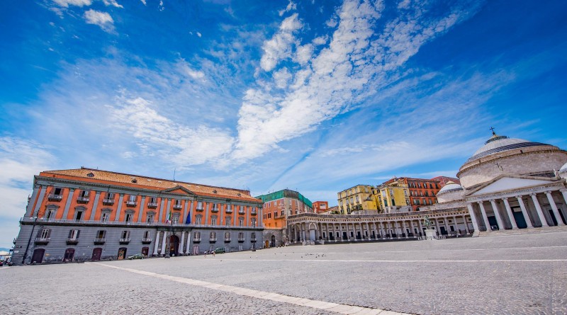 NAPOLI_Palazzo Salerno vista frontale 3