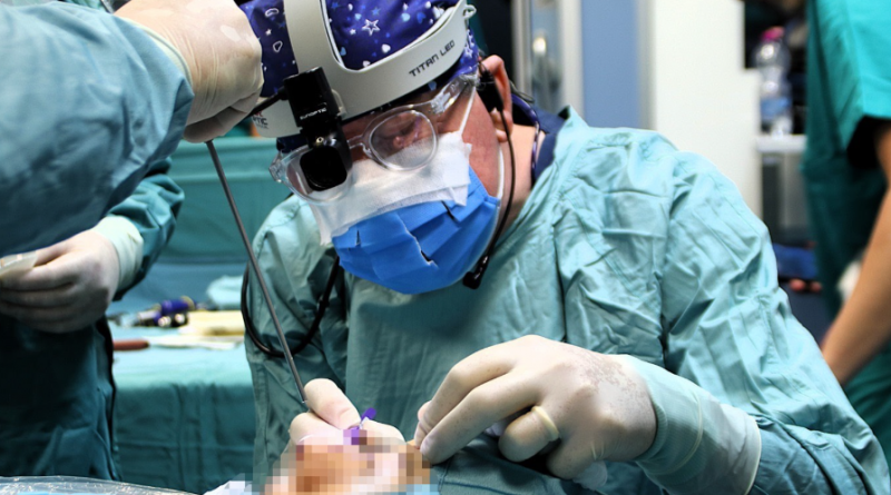 Rinoplastica estetica, al Monaldi specialisti da tutta Italia