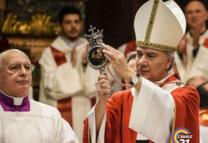 San Gennaro, si è ripetuto il miracolo del sangue